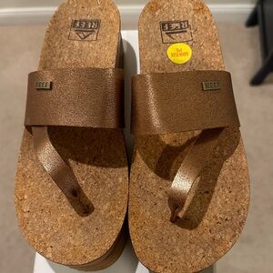 Reef Rose gold wedge Sandals size 9